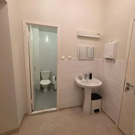 Хостел P102 Near Center Close To Kitsekyla Station And A Le Coq Arena *